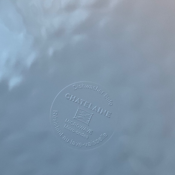 Gingham Pattern Dinnerware Set - Picture 9 of 9